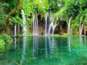 plitvice-small-waterfall